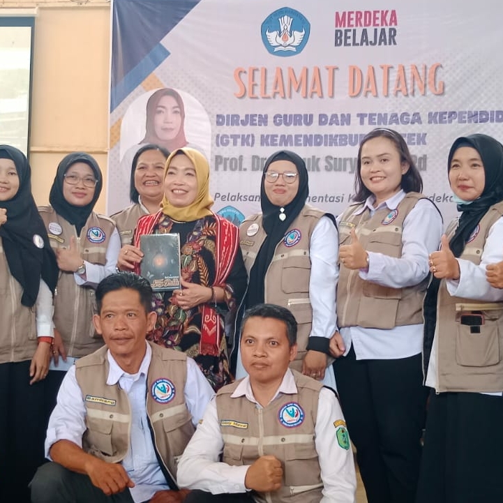 KUNJUNGI SINTANG DIRJEN GTK KEMENDIKBUDRISTEK BERHARAP IMPLEMENTASI MERDEKA BELAJAR DAPAT BERJALAN DENGAN&nbsp;BAIK