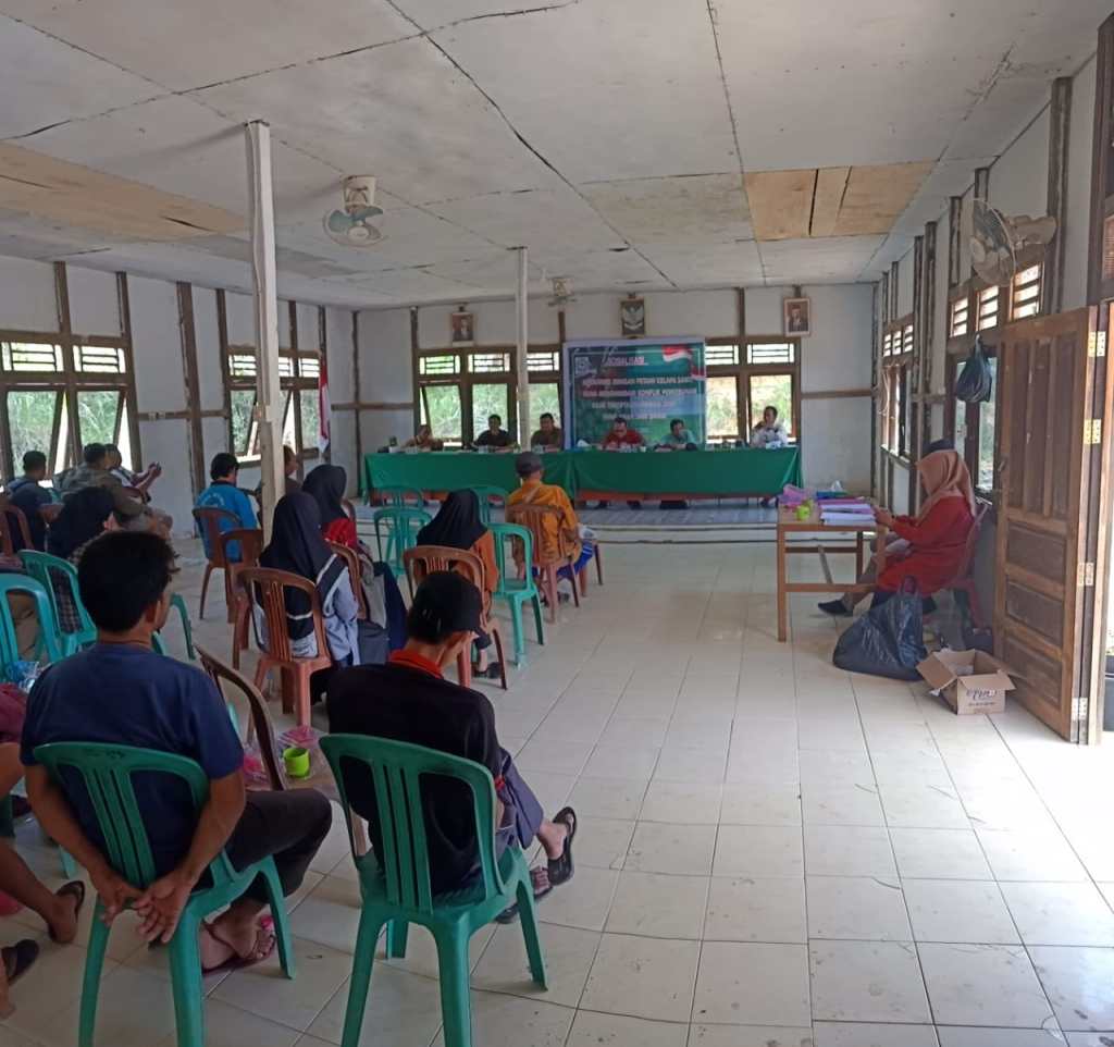 SOSIALISASI APKASIDO DENGAN PETANI KELAPA SAWIT GUNA MENGHINDARI KONFLIK PERKEBUNAN,TERCIPTA PEMILU TAHUN 2024 YANG AMAN DAN&nbsp;DAMAI.