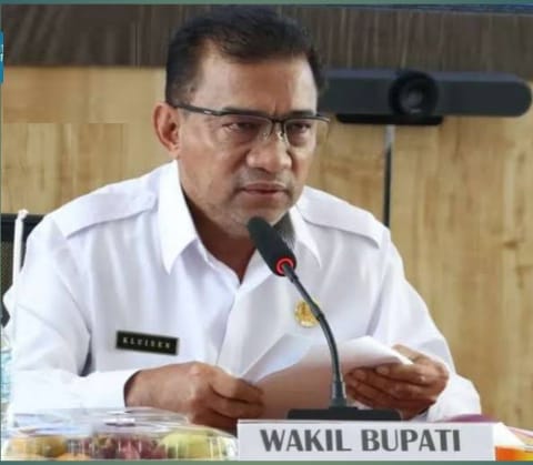 Wakil Bupati Melawi Drs. Kluisen Himbau Kepada Semua ASN,Kepala Desa dan Perangkat Untuk Bersikap&nbsp;Netral