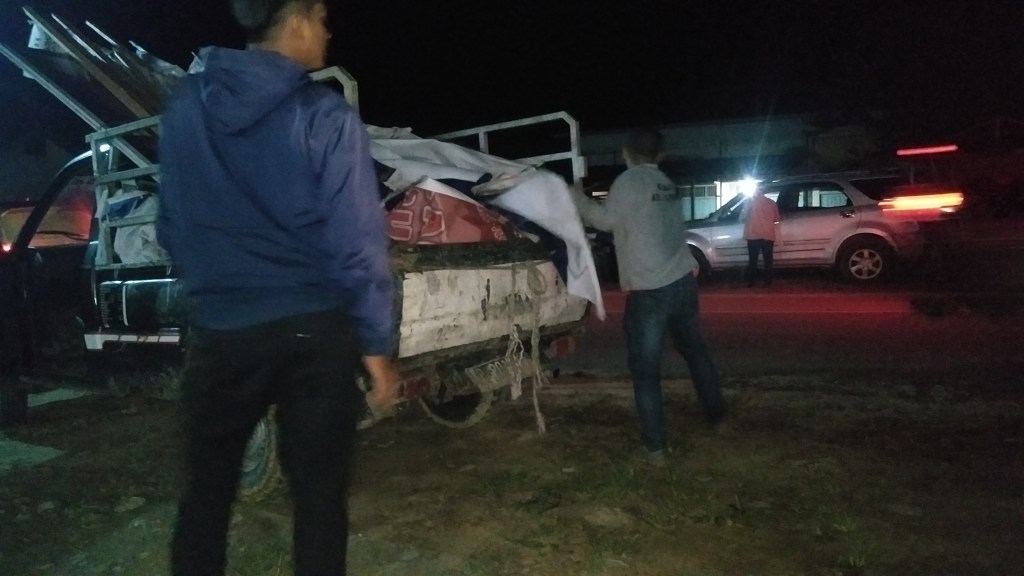 personel gabungan Belimbing Tertibkan APK&nbsp;diwilayahnya