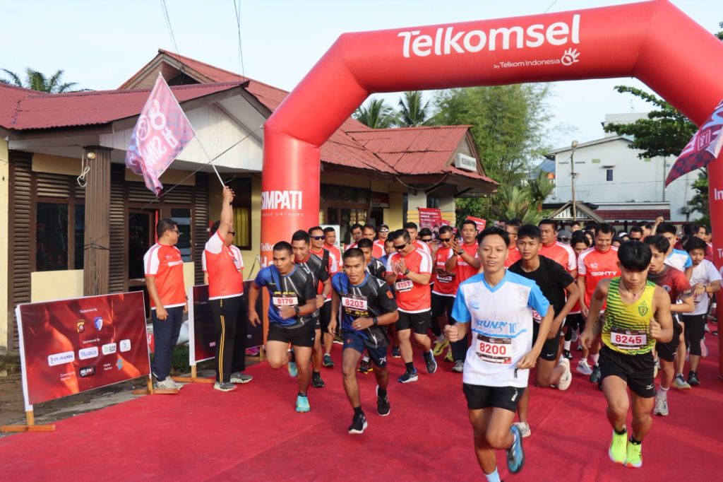 Polres Melawi Bersama Telkomsel Sambut Hari Pahlawan Dengan Fun Run Melawi&nbsp;2025