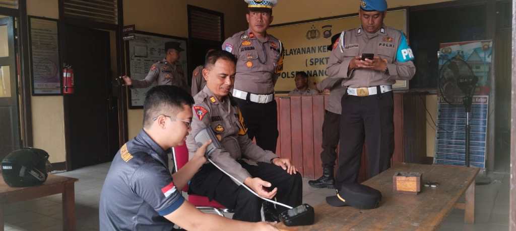 Personil Ops Zebra Kapuas 2025 Polres Melawi Diperiksa Kesehatan oleh Bakes Polres&nbsp;Melawi