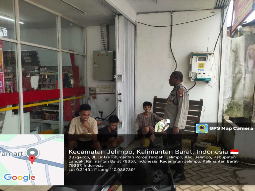 Polsubsektor Jelimpo Intens Lakukan Patroli Di Sekitaran Tempat Beraktivitas Masyarakat Berbelanja Mendekati Hari Raya Natal dan Tahun&nbsp;Baru.