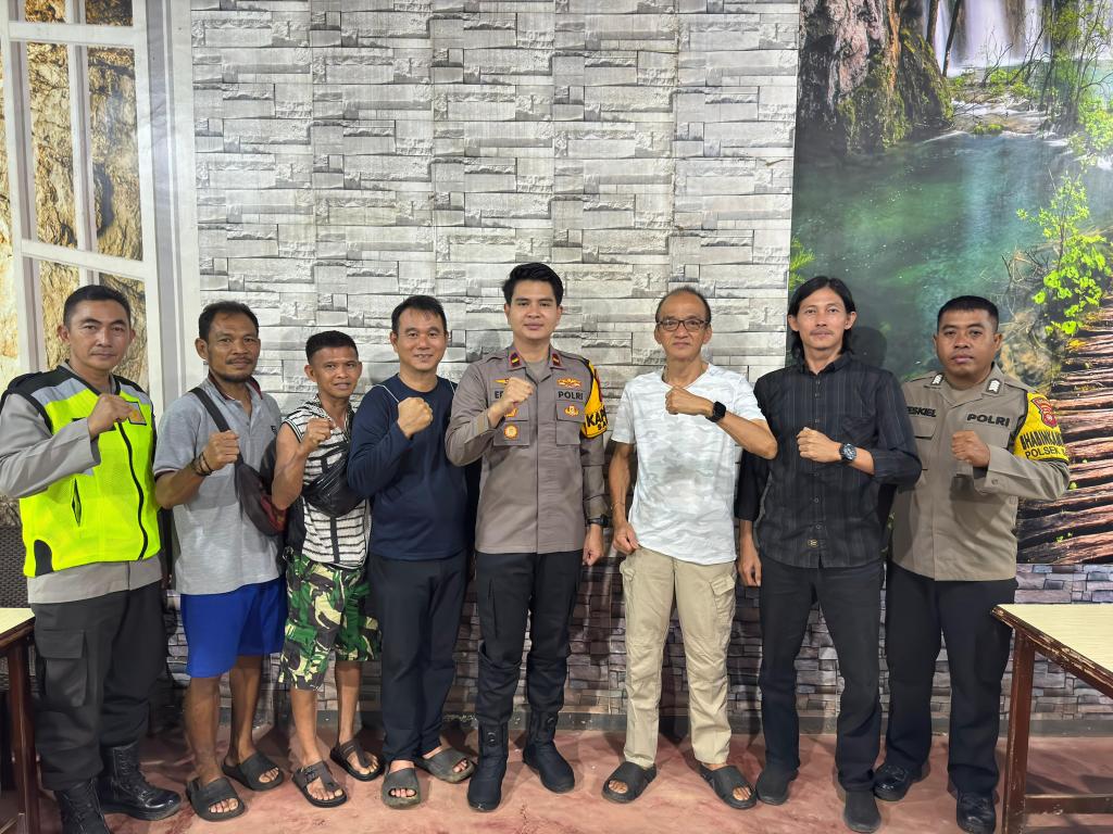 Kapolsek Sandai Laksanakan Silaturahmi Kamtibmas Bersama Tokoh Etnis&nbsp;Tionghoa