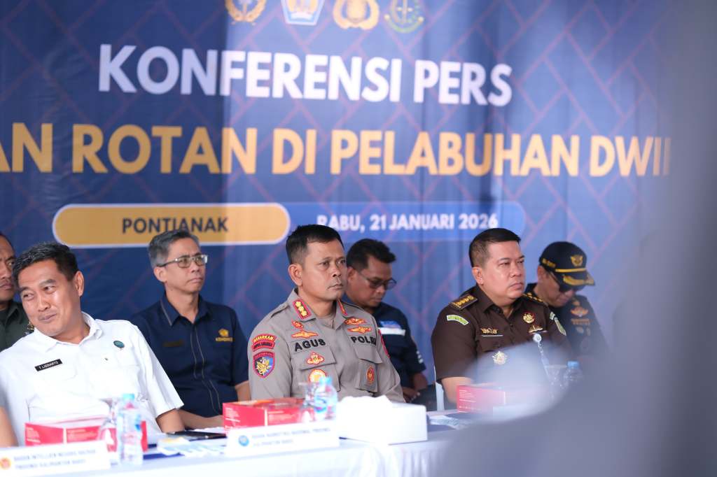 Dirpolairud Polda Kalbar Hadiri konferensi pers Pengungkapan Penyelundupan 58 Ton Rotan&nbsp;Ilegal