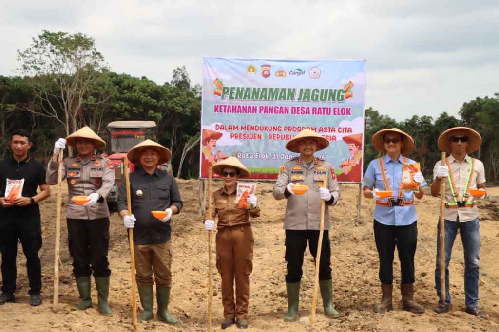 Kapolres Ketapang Bersama Forkopimda Laksanakan Penanaman Jagung Hibrida Kuartal I Tahun&nbsp;2026