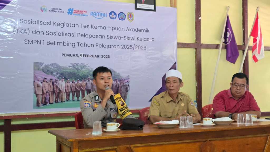 Bhabinkamtibmas Polsek Belimbing Sampaikan Pesan Kamtibmas di SMPN 01&nbsp;Belimbing